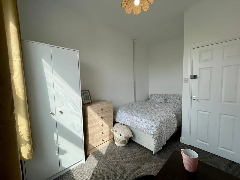 High Street // 4 Bed House // Aug 2026 - Thumbnail 7